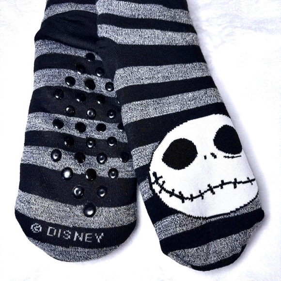 Disney’s Nightmare Before Christmas Jack Skellington Fuzzy Slipper Socks New - Picture 5 of 7
